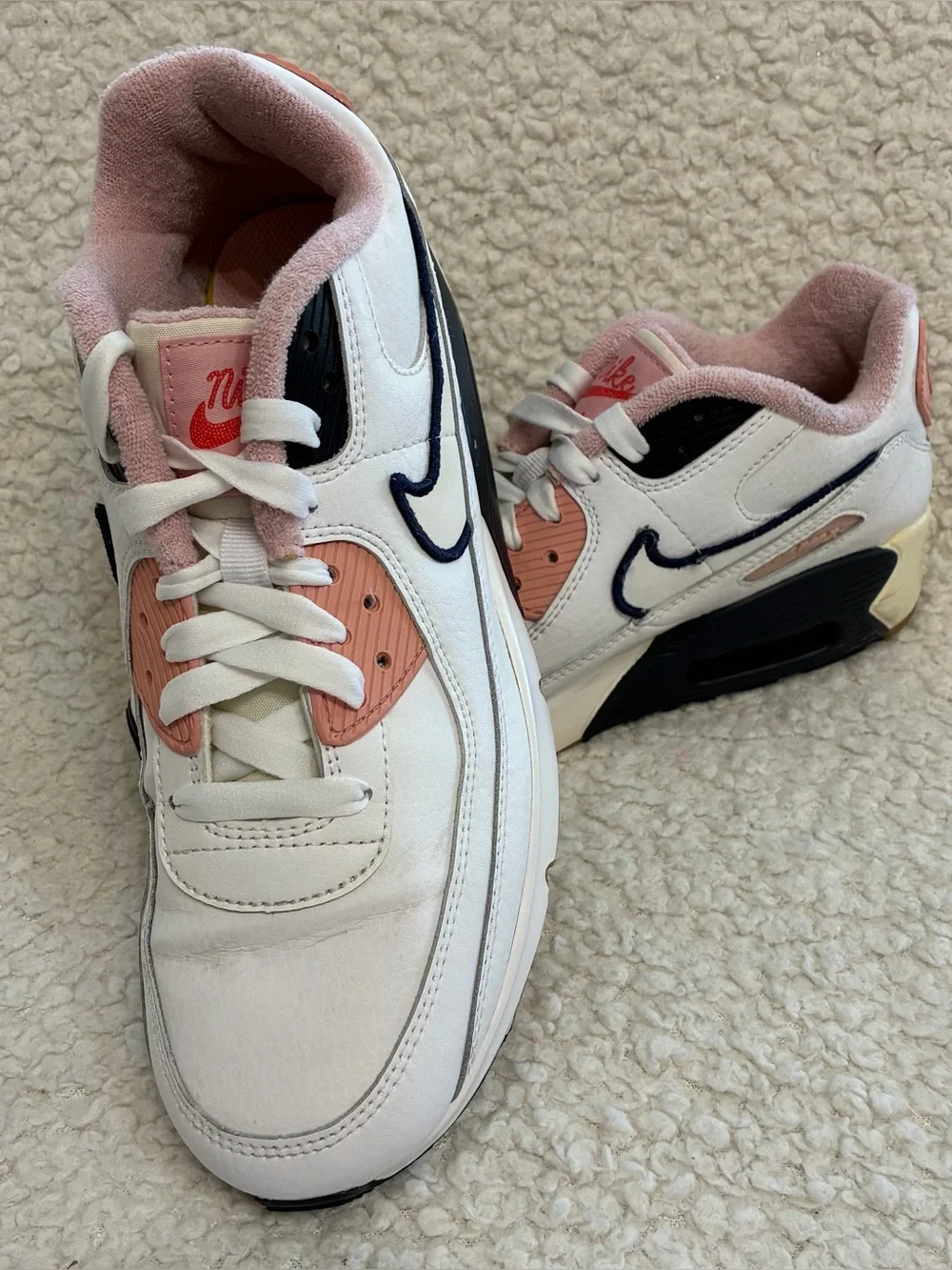 Nike Air Max 90 LTR SE White Pink Glaze Gum Bottom Size 7Y DB0472-100